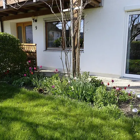 Mit Garten Im Schoenen Apartment