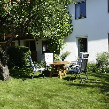 Mit Garten Im Schoenen *